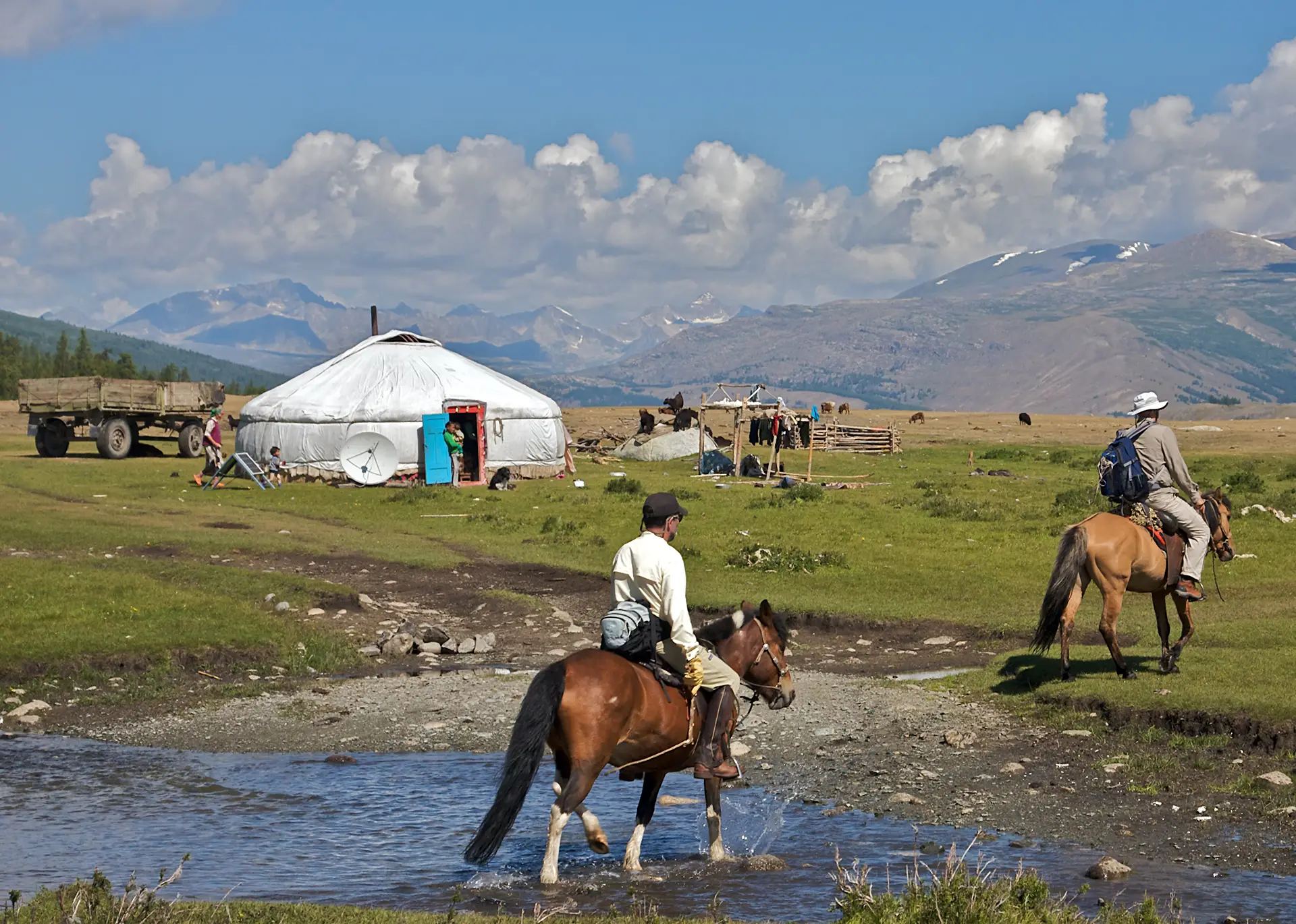 nomad travel mongolia